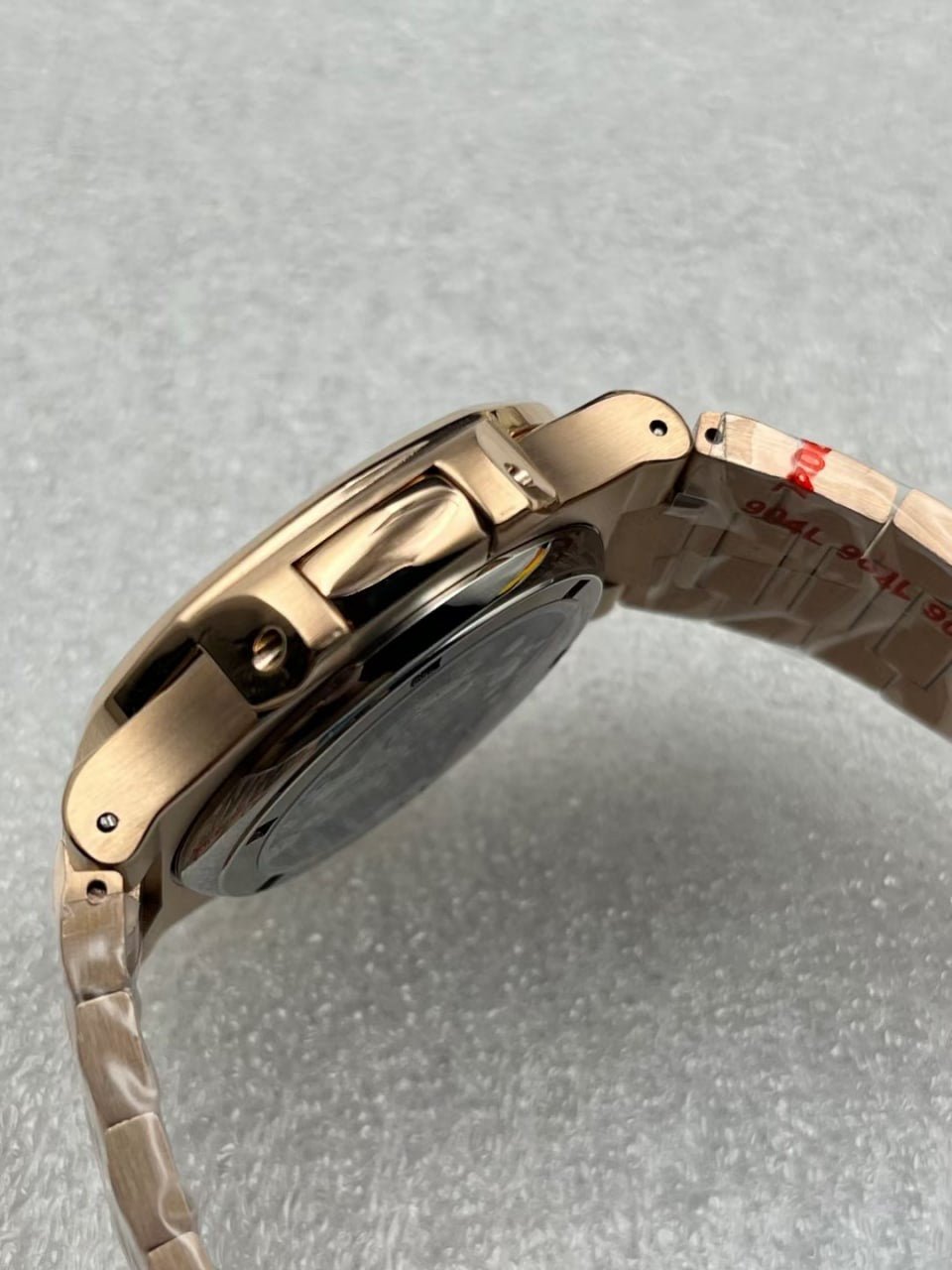 Signature Series - Rose Gold Wine Red Diamond Bezel