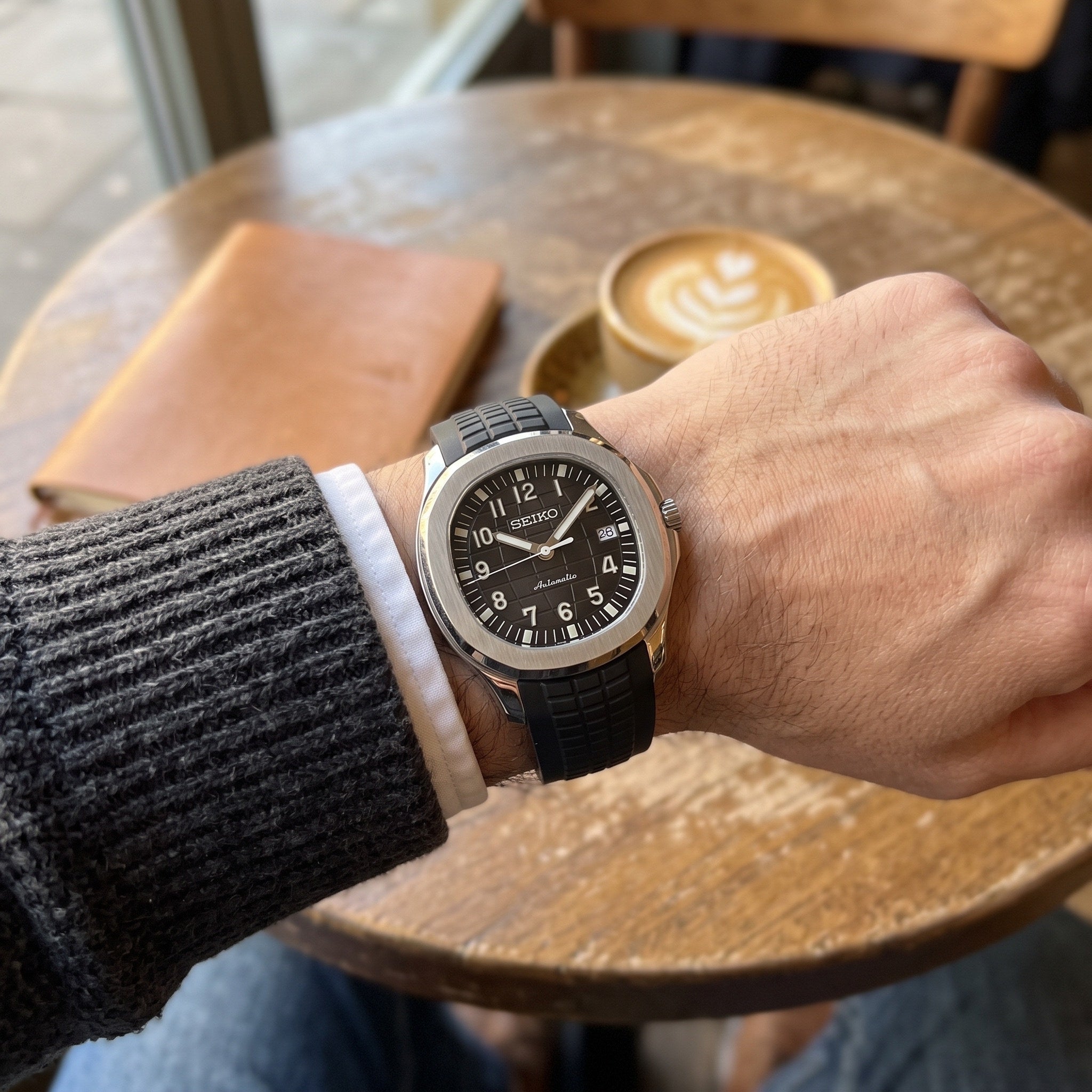 Aqua Mod – Black Dial – 41mm – Automatic – on-wrist view