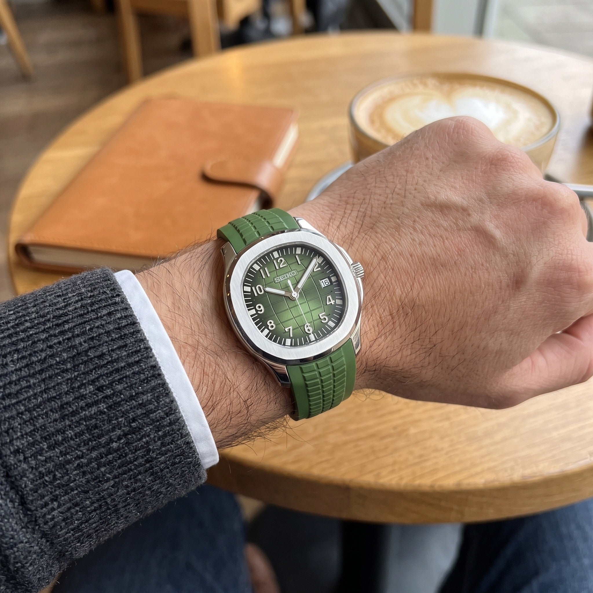 Aqua Mod – Green Dial – 41mm – Automatic – on-wrist view