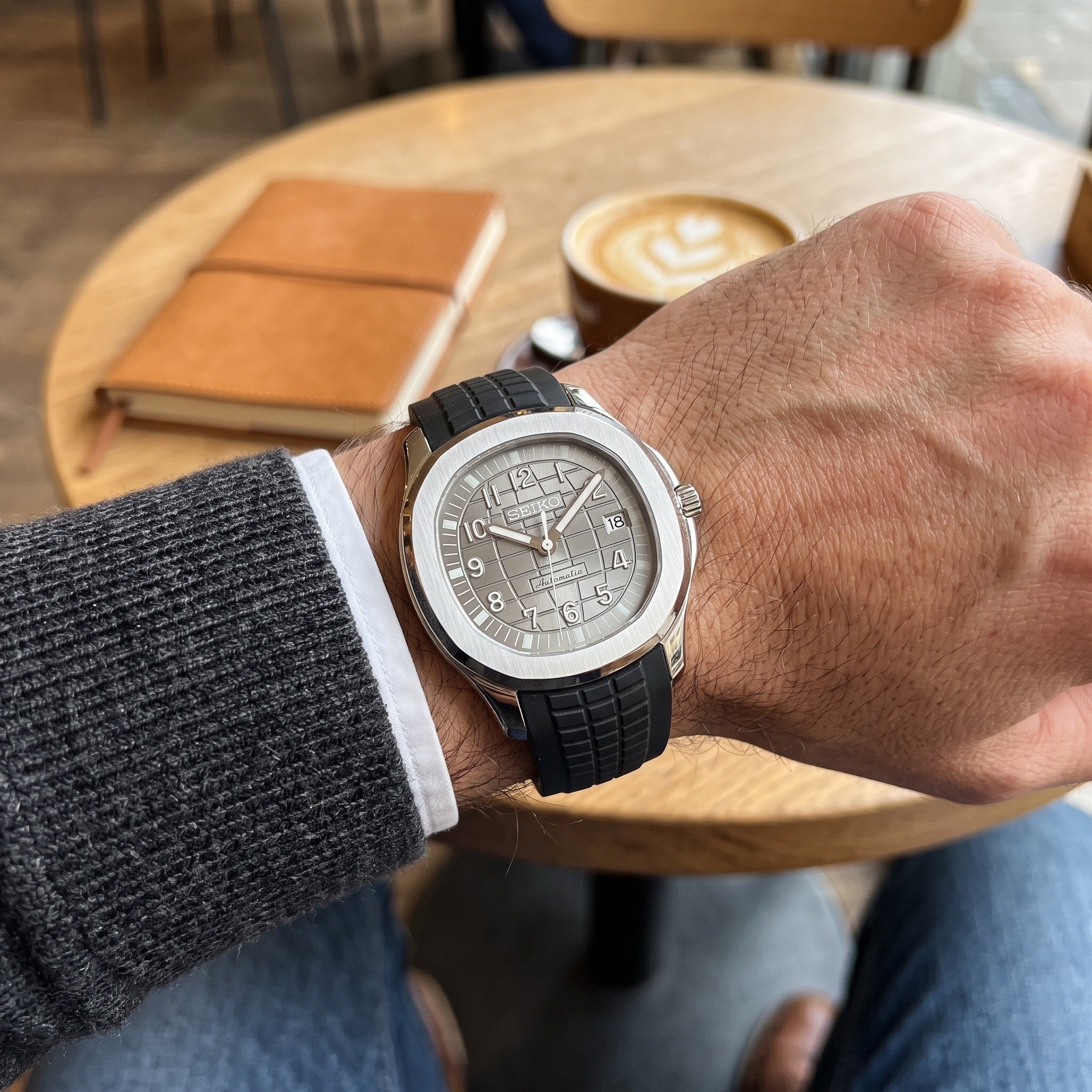 Aqua Mod – Grey Dial – 41mm – Automatic – on-wrist view