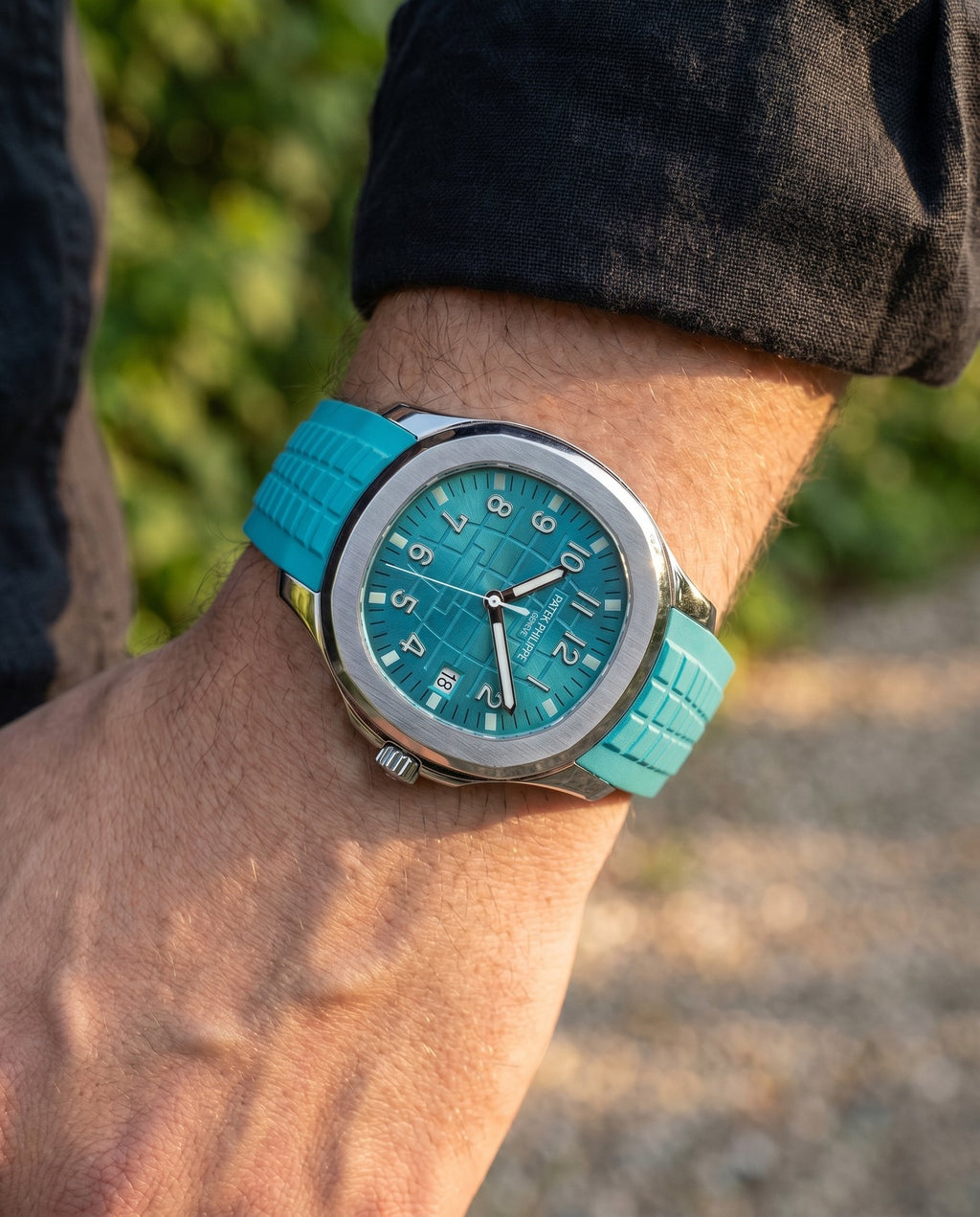 Aqua Mod – Teal Dial – 41mm – Automatic - on-wrist lifestyle