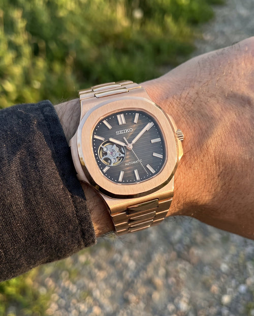 Automatic - 41mm - Steel caseback - on-wrist lifestyle