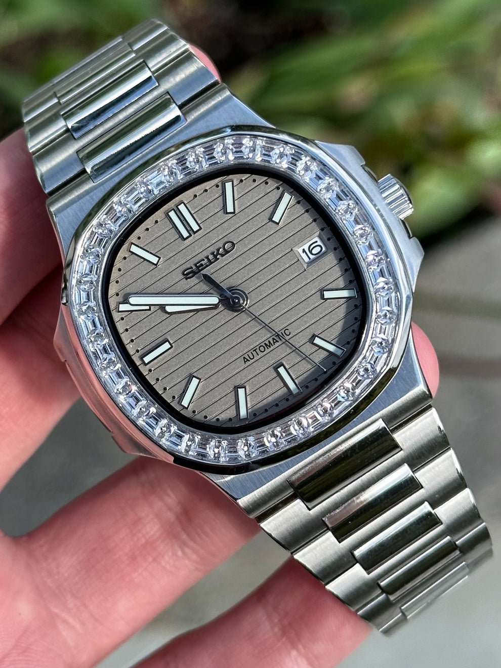 Signature Series - Steel Beige Diamond Bezel