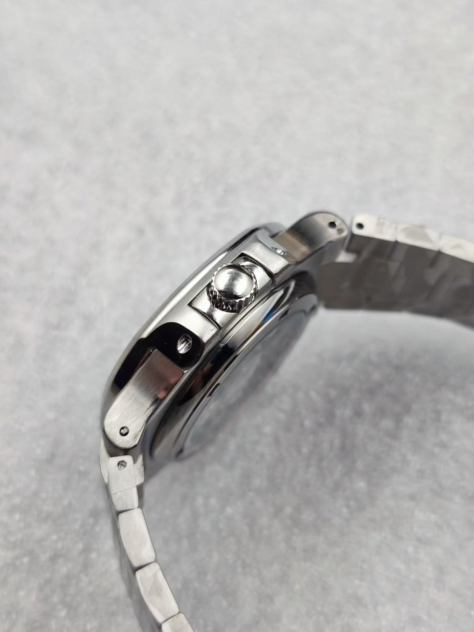 Signature Series - Steel White Diamond Bezel