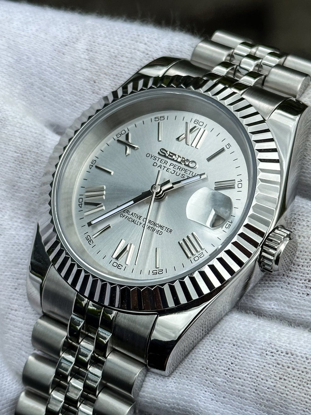 Classic Series - Steel White Roman Dial Steel