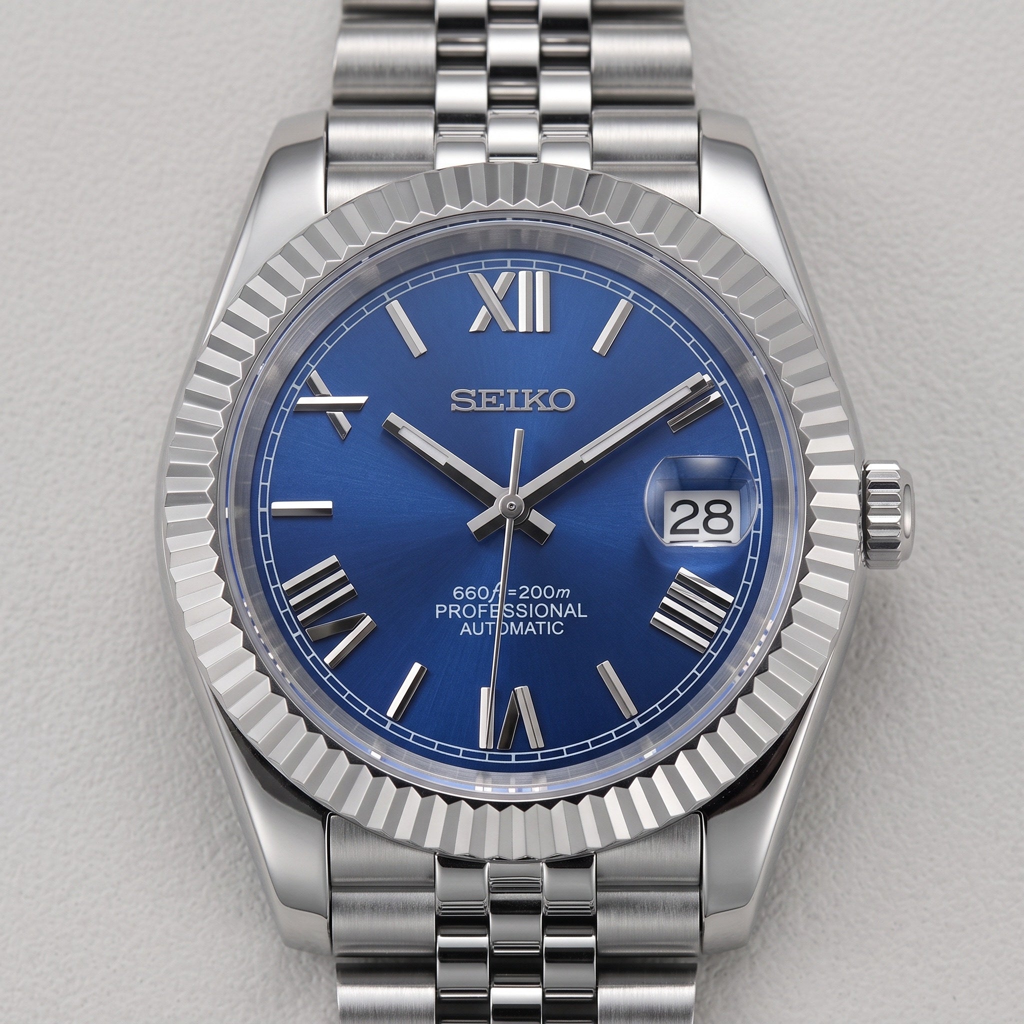 Date Mod – Steel · Blue Roman Dial – Automatic – dial detail