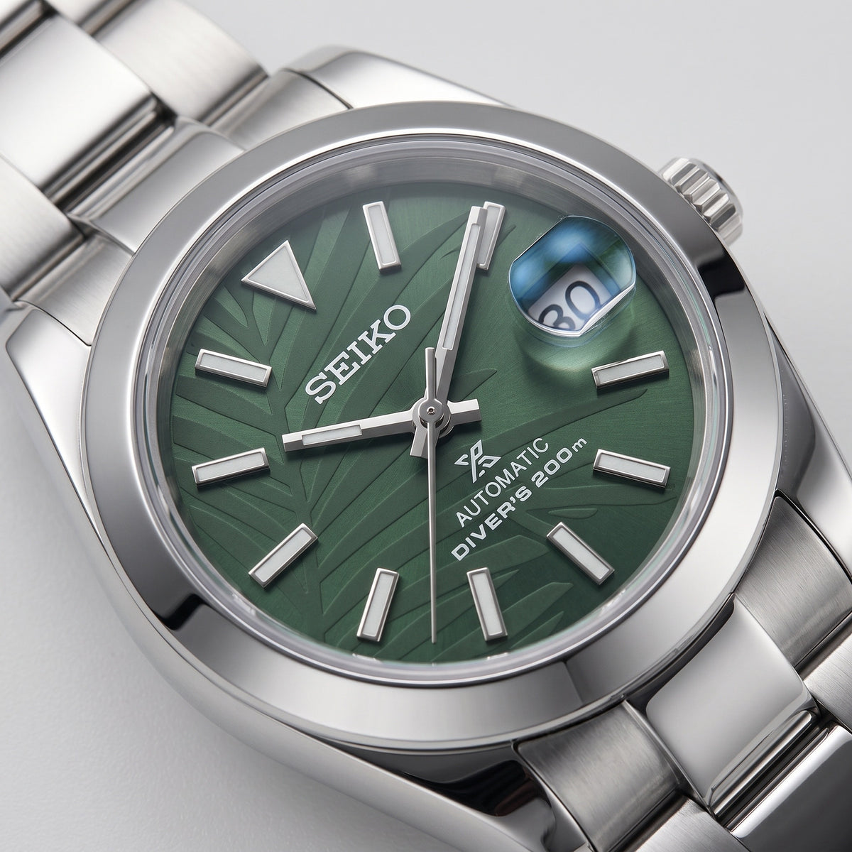 Date Mod – Steel · Green Stick Dial · Smooth Bezel – Automatic – dial detail