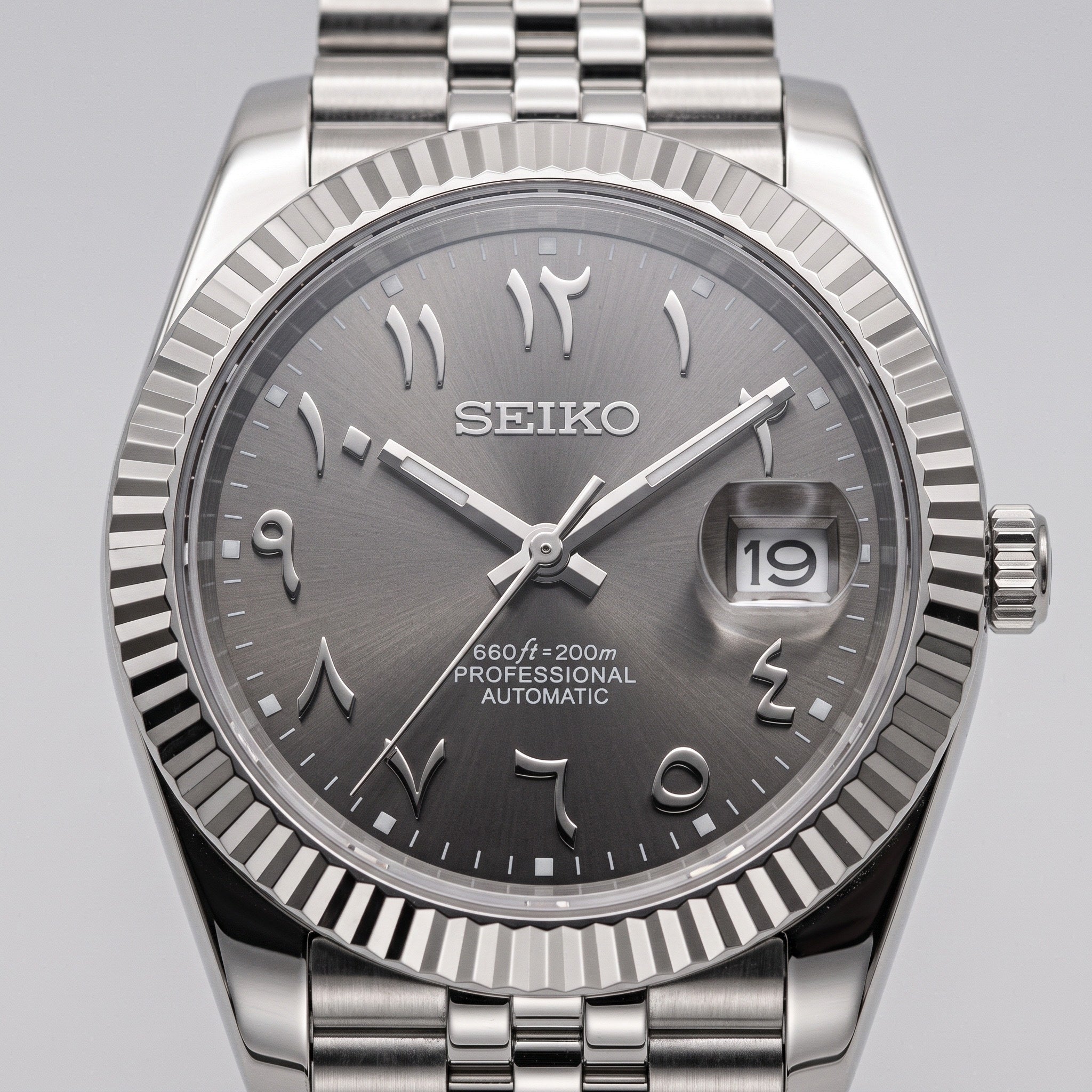 Date Mod – Steel · Grey Arabic Dial II – Automatic – dial detail