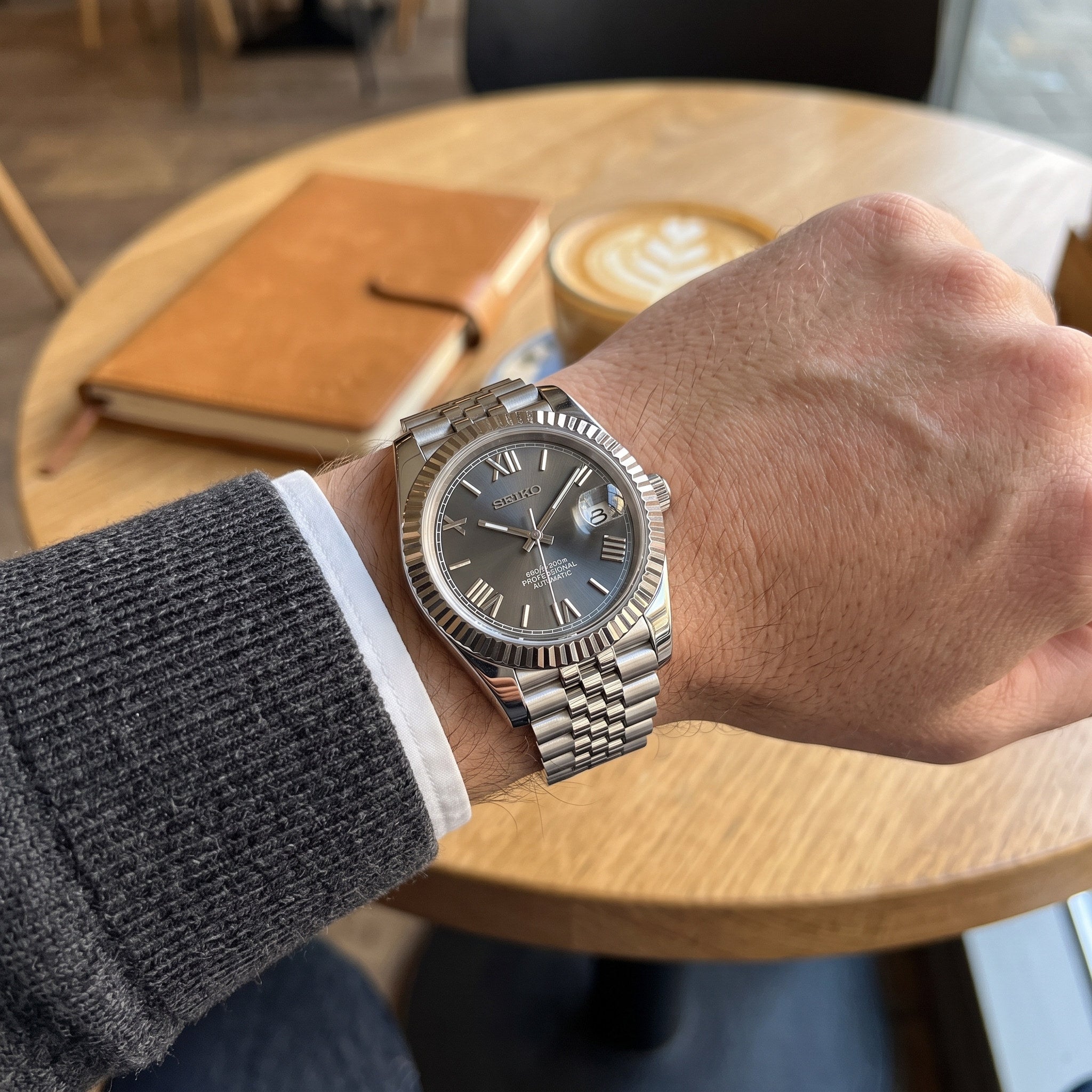 Date Mod – Steel · Grey Roman Dial – Automatic – on-wrist view