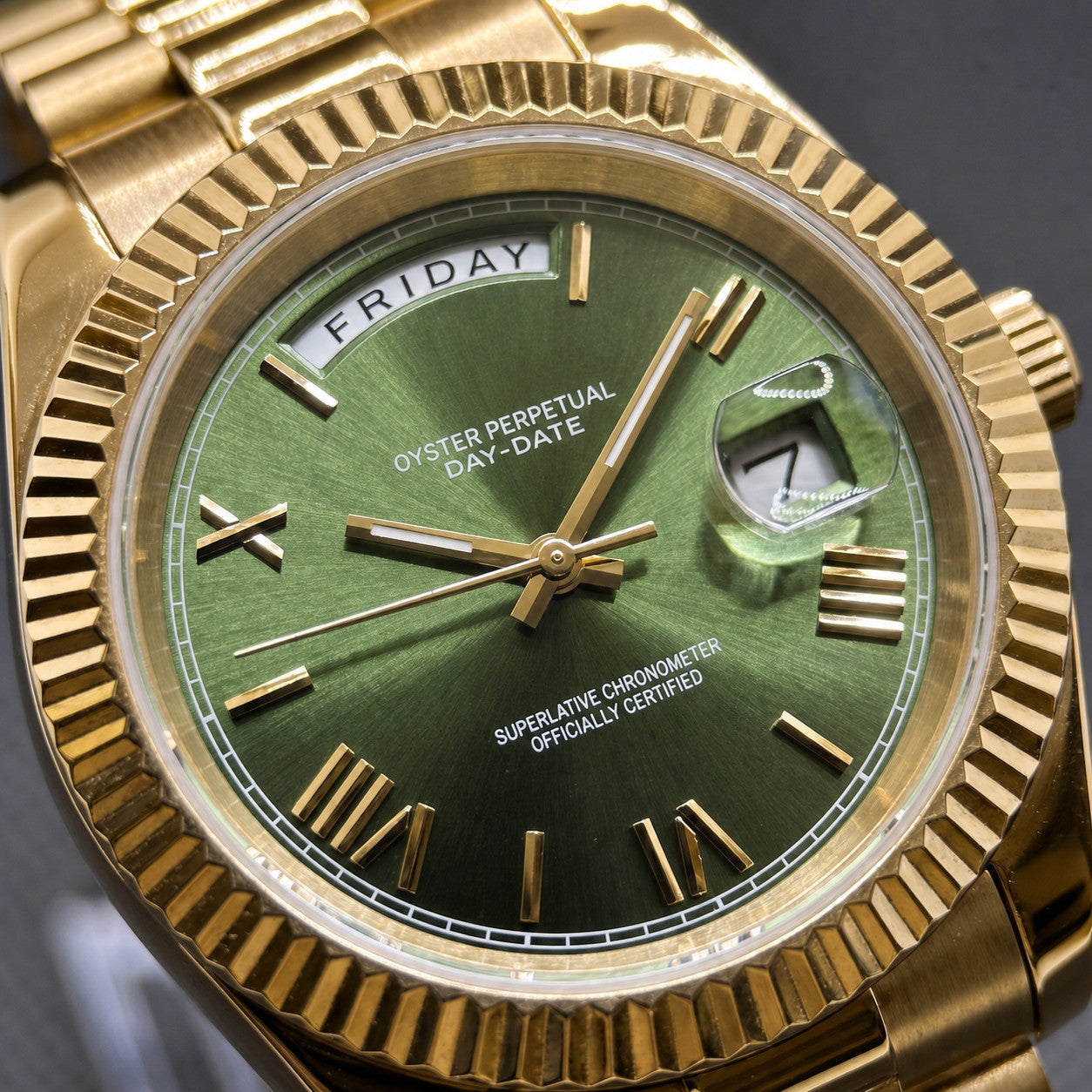 Day Mod – Gold · Green Dial – 40mm – Automatic - macro