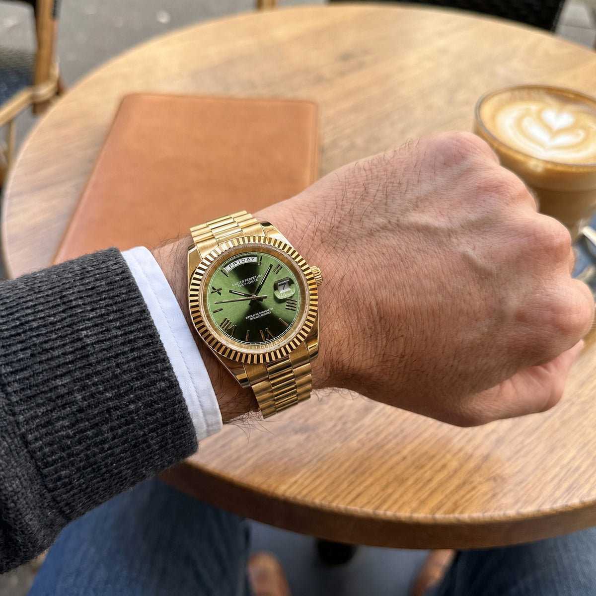 Day Mod – Gold · Green Dial – 40mm – Automatic - wrist