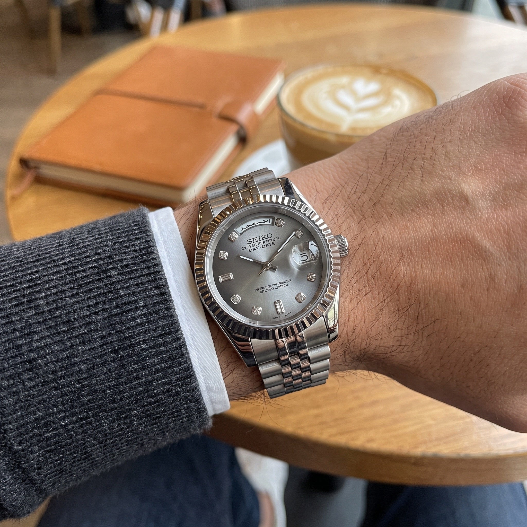 Day Mod – White Gold · Grey Dial – 40mm – Automatic – on-wrist view