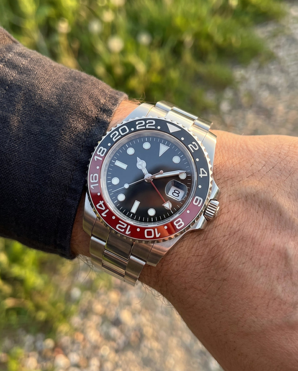 GMT Mod – Steel · Black-Red Bezel – 40mm – Automatic GMT - on-wrist lifestyle