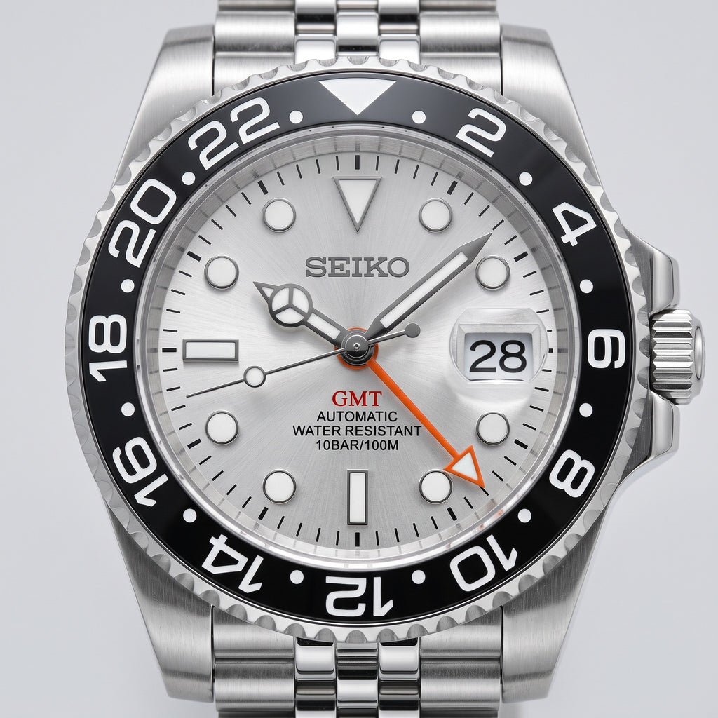 GMT Mod – Steel · Grey Bezel · Silver Dial – 40mm – Automatic GMT – dial detail