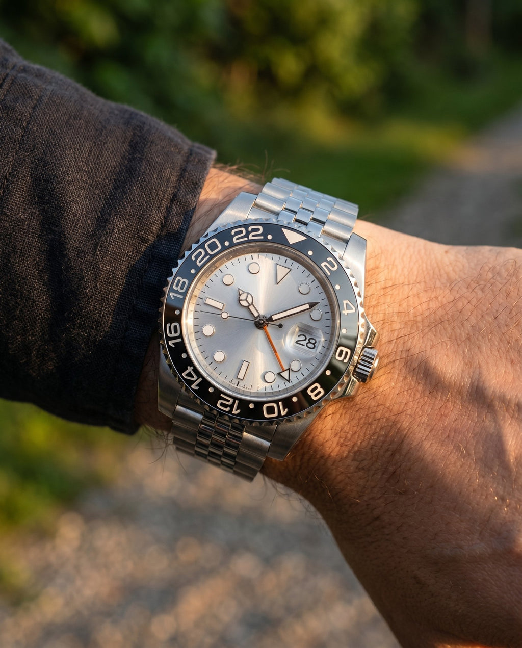 GMT Mod – Steel · Grey Bezel · Silver Dial – 40mm – Automatic GMT - on-wrist lifestyle