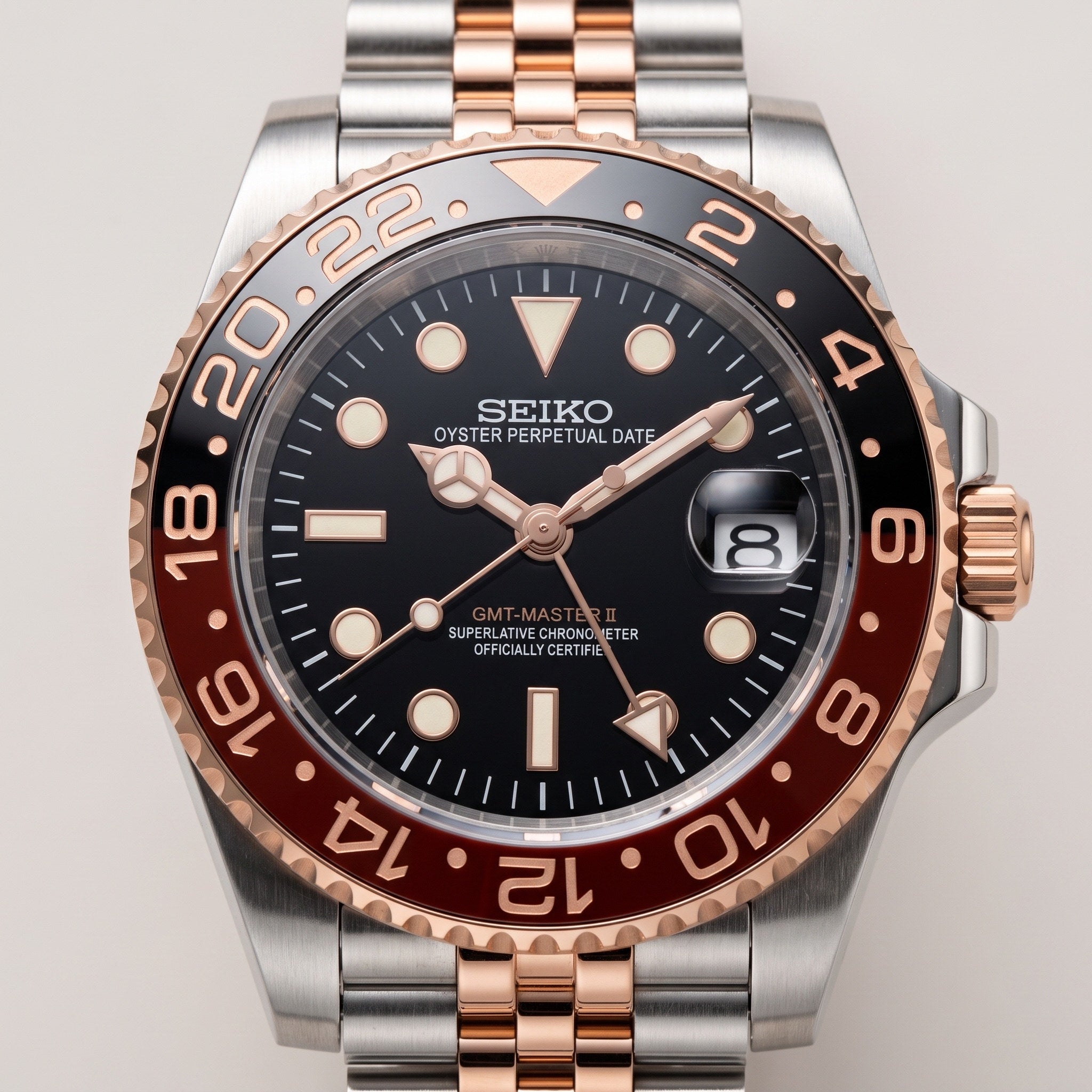 GMT Mod – Two-Tone Rose Gold · Red-Black Bezel – 40mm – Automatic GMT – dial detail