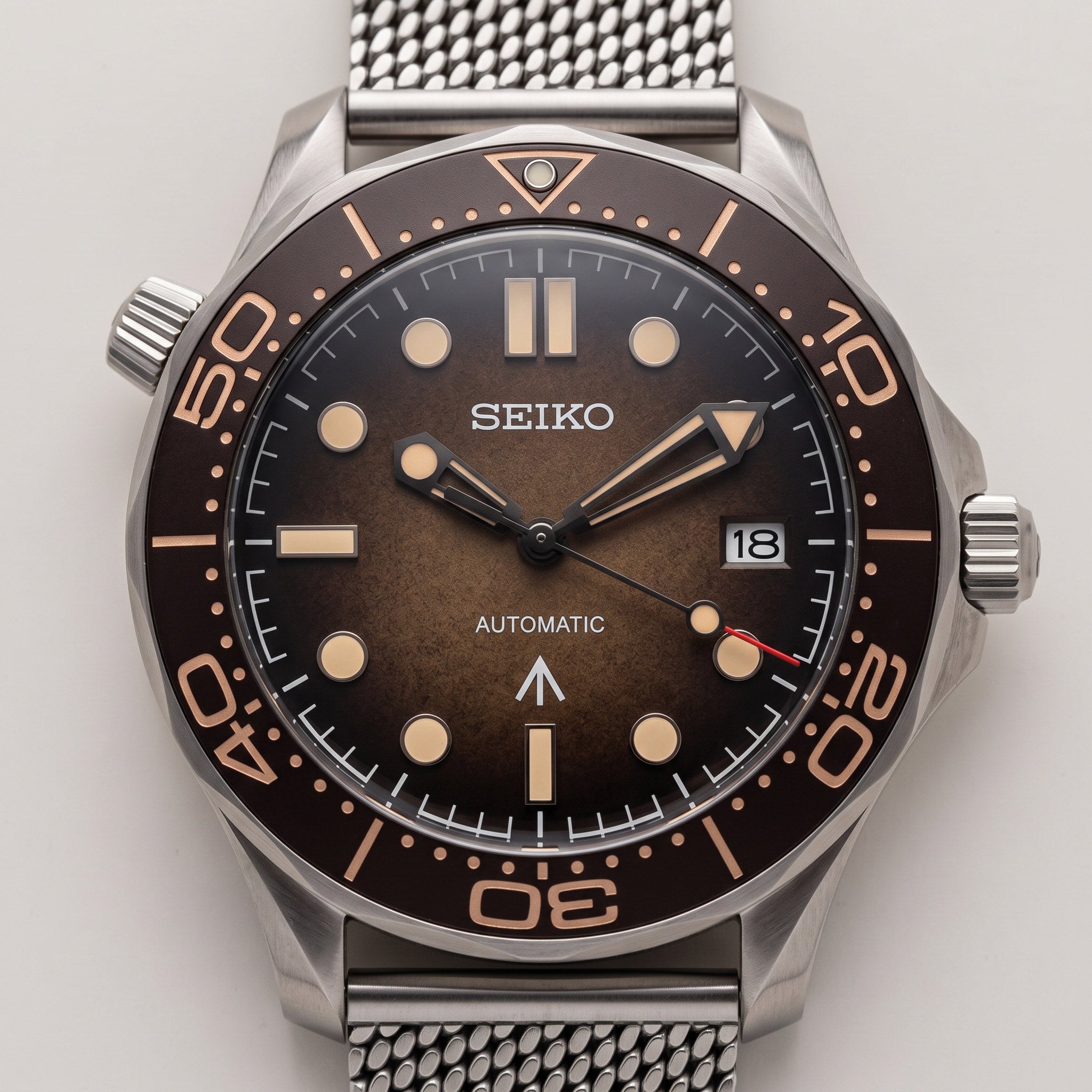 Moon Mod – Brown Gradient Diver · Mesh – 42mm – Automatic – dial detail