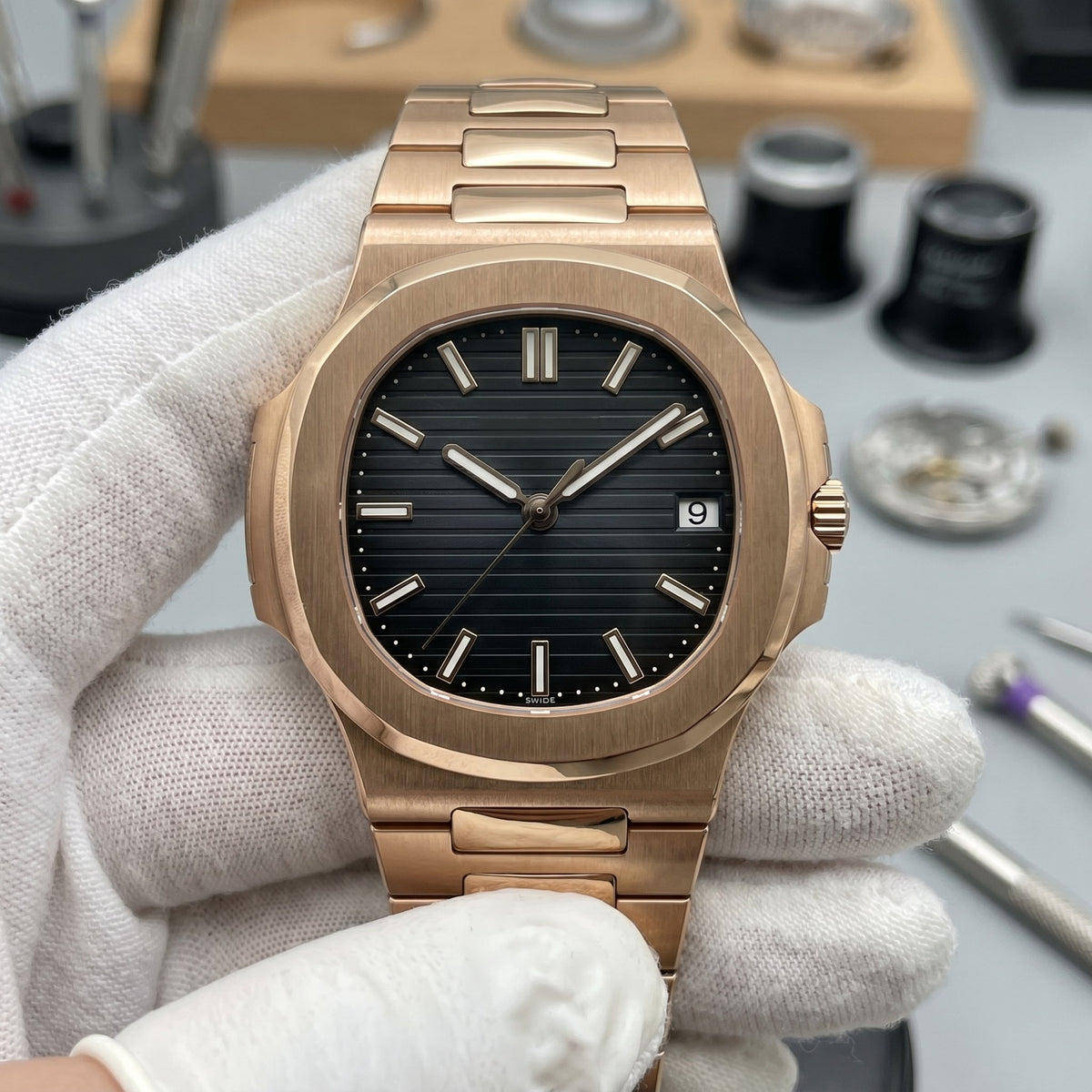 Naut Mod – Rose Gold · Black Dial – 41mm – Automatic - close-up detail