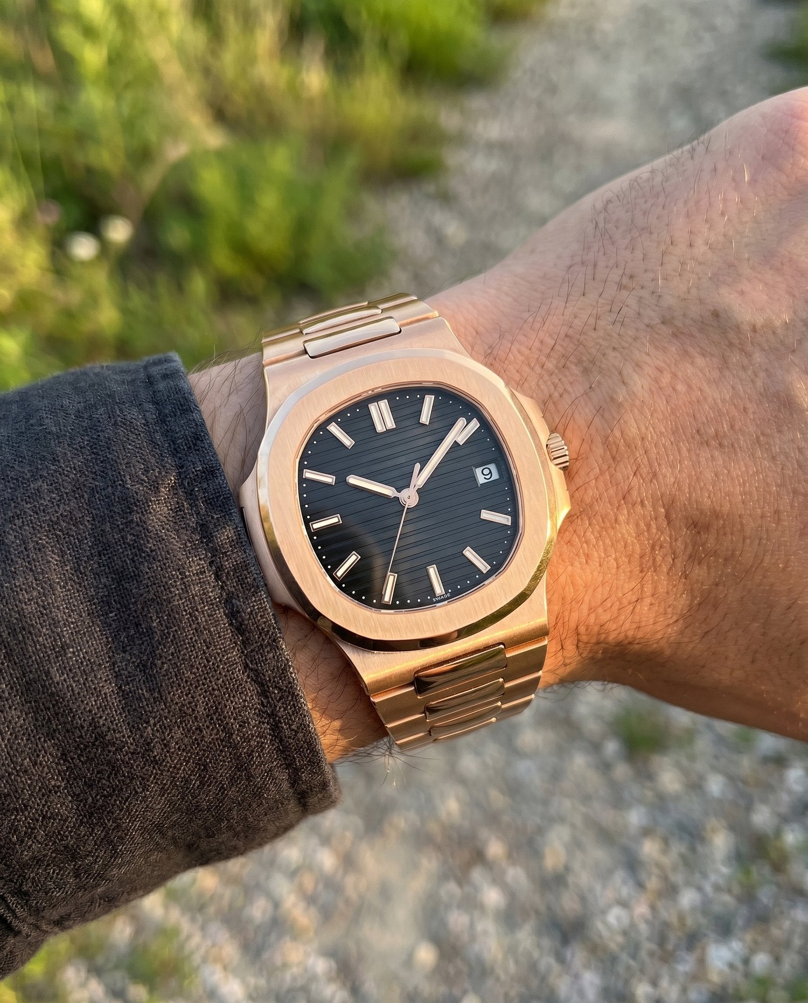 Naut Mod – Rose Gold · Black Dial – 41mm – Automatic - on-wrist lifestyle