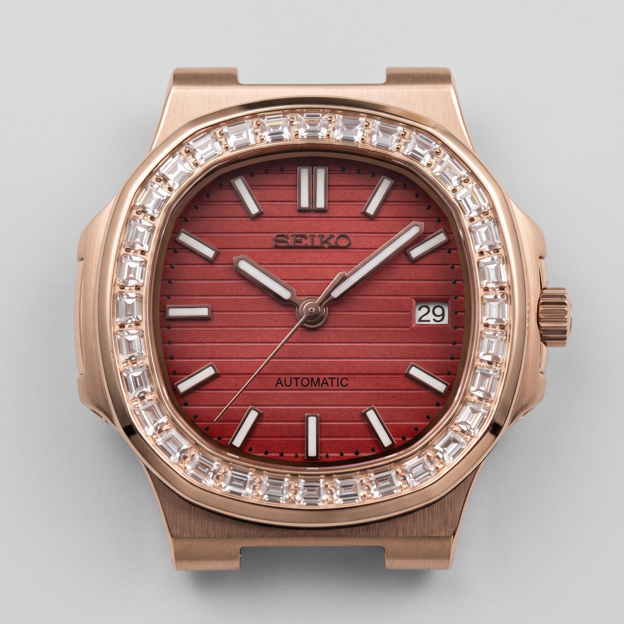 Naut Mod – Rose Gold · Diamond Bezel · Red Dial – 41mm – Automatic – dial detail