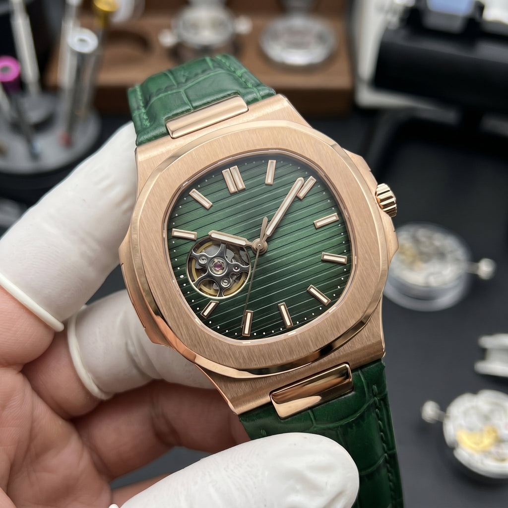 Naut Mod – Rose Gold · Green Open-Heart · Leather – 41mm – Automatic - close-up detail