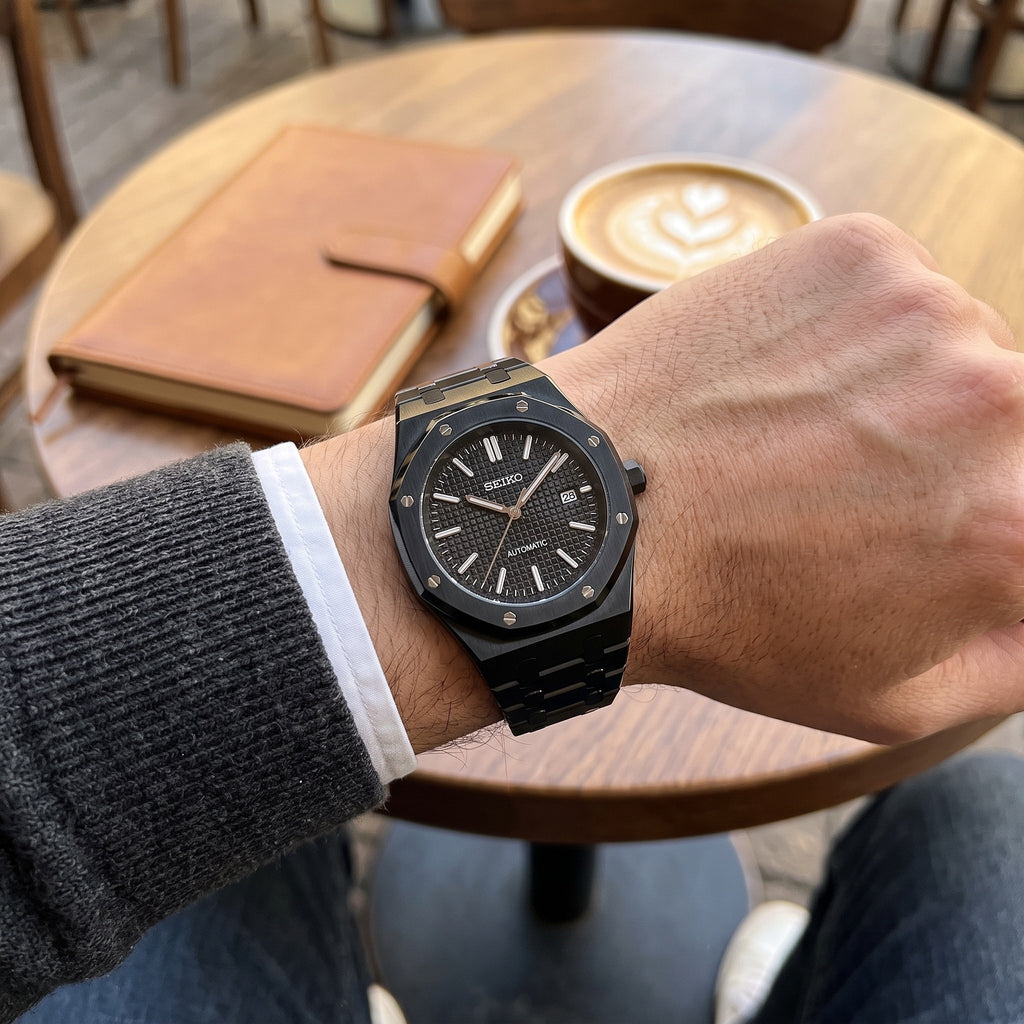 Oak Mod – Black PVD · Black Dial – 41mm – Automatic – on-wrist view