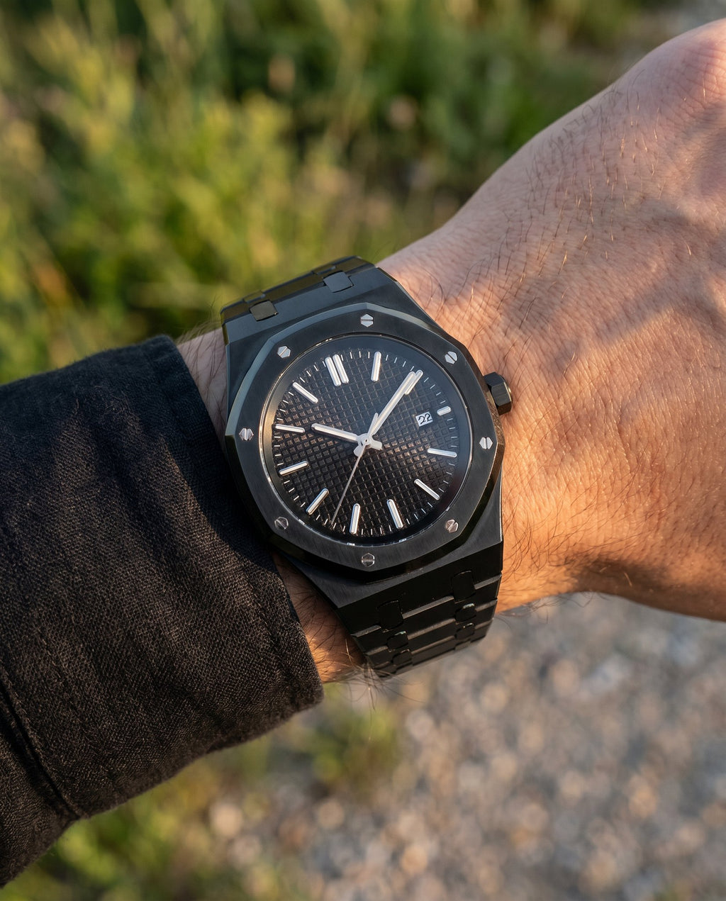 Oak Mod – Black PVD · Black Dial – 41mm – Automatic - on-wrist lifestyle