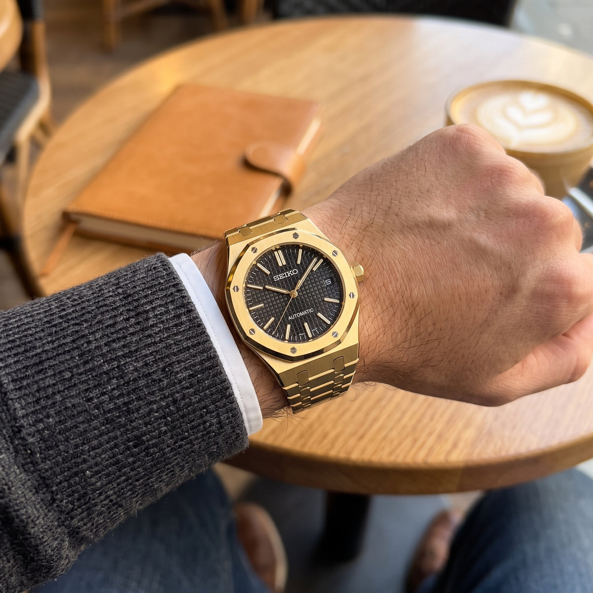 Oak Mod – Gold · Black Tapisserie Dial – 41mm – Automatic – on-wrist view