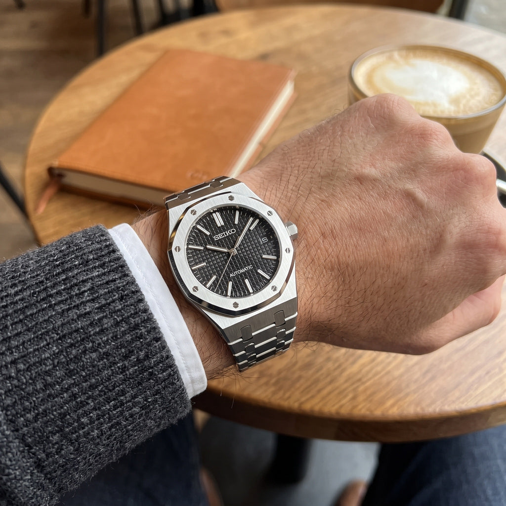 Oak Mod – Steel · Black Tapisserie Dial – 41mm – Automatic – on-wrist view
