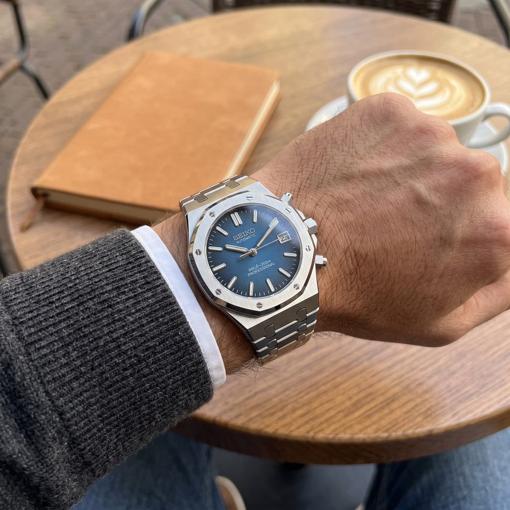Oak Mod – Steel · Blue Dial – 41mm – Automatic – on-wrist view