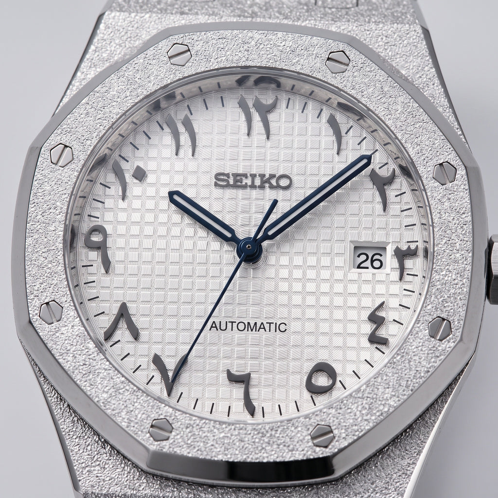 Oak Mod – Steel · Frosted Silver Dial – 41mm – Automatic – dial detail