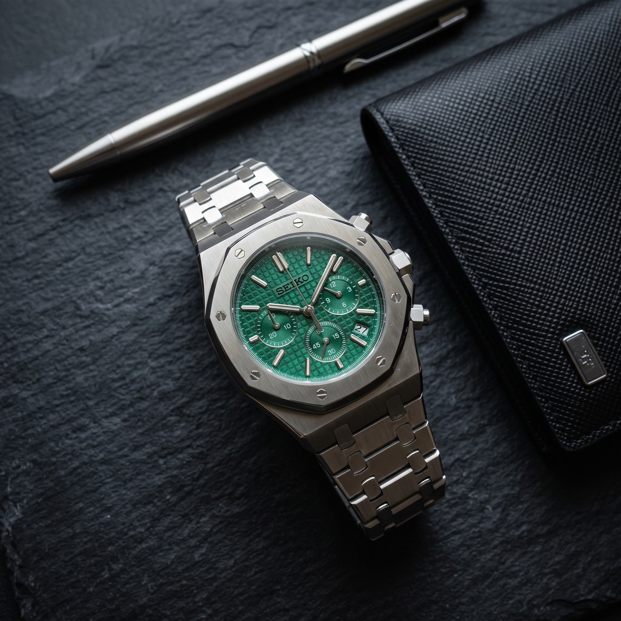 Oak Mod – Steel · Green Tapisserie Chronograph – 41mm – Chronograph – lifestyle flat lay