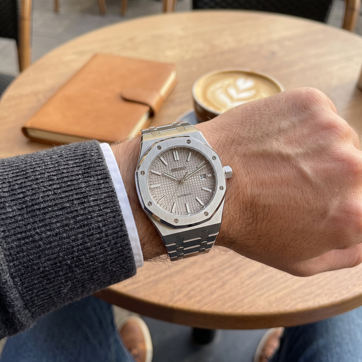 Oak Mod – Steel · Silver Dial – 41mm – Automatic – on-wrist view