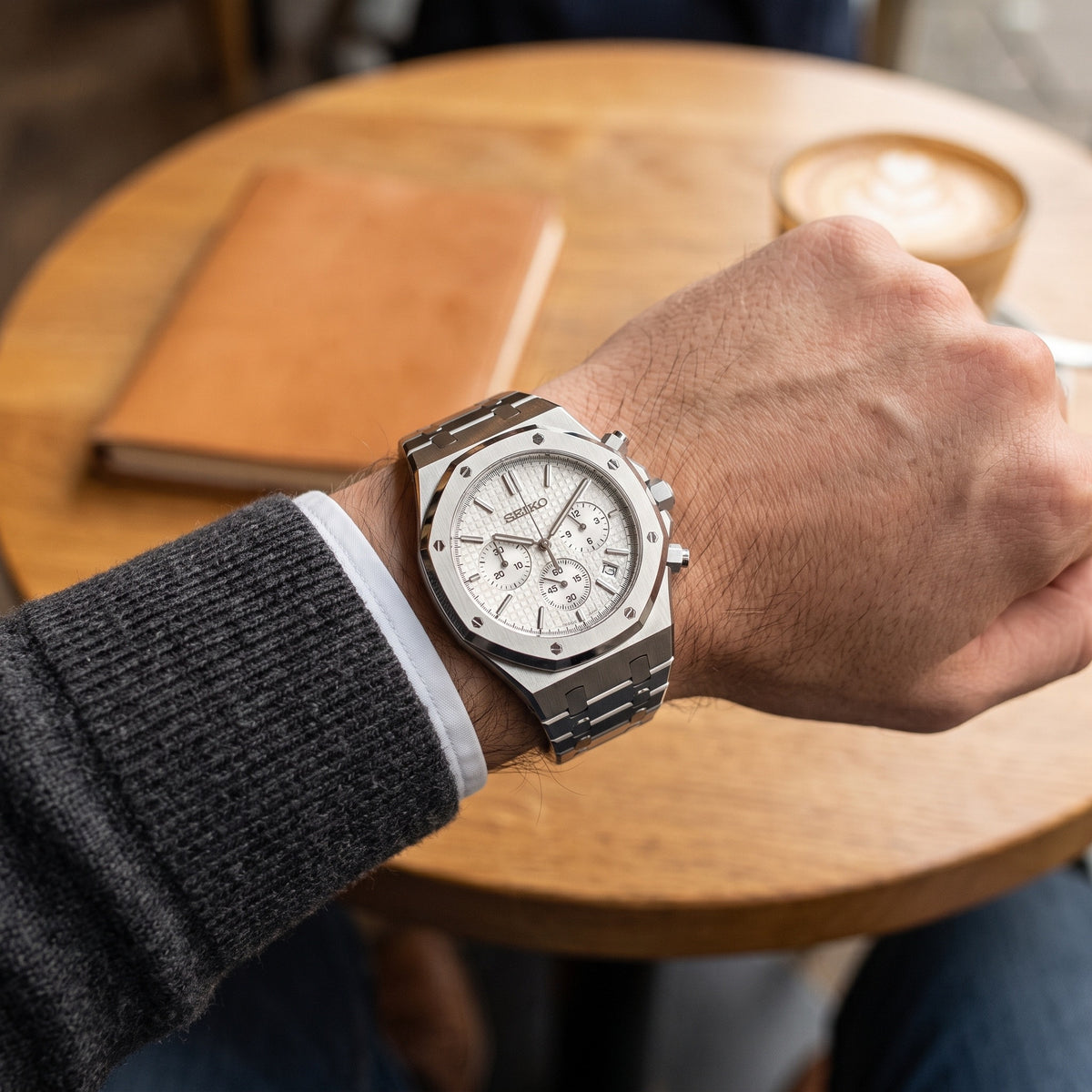 Oak Mod – Steel · White Chronograph – 41mm – Chronograph – on-wrist view