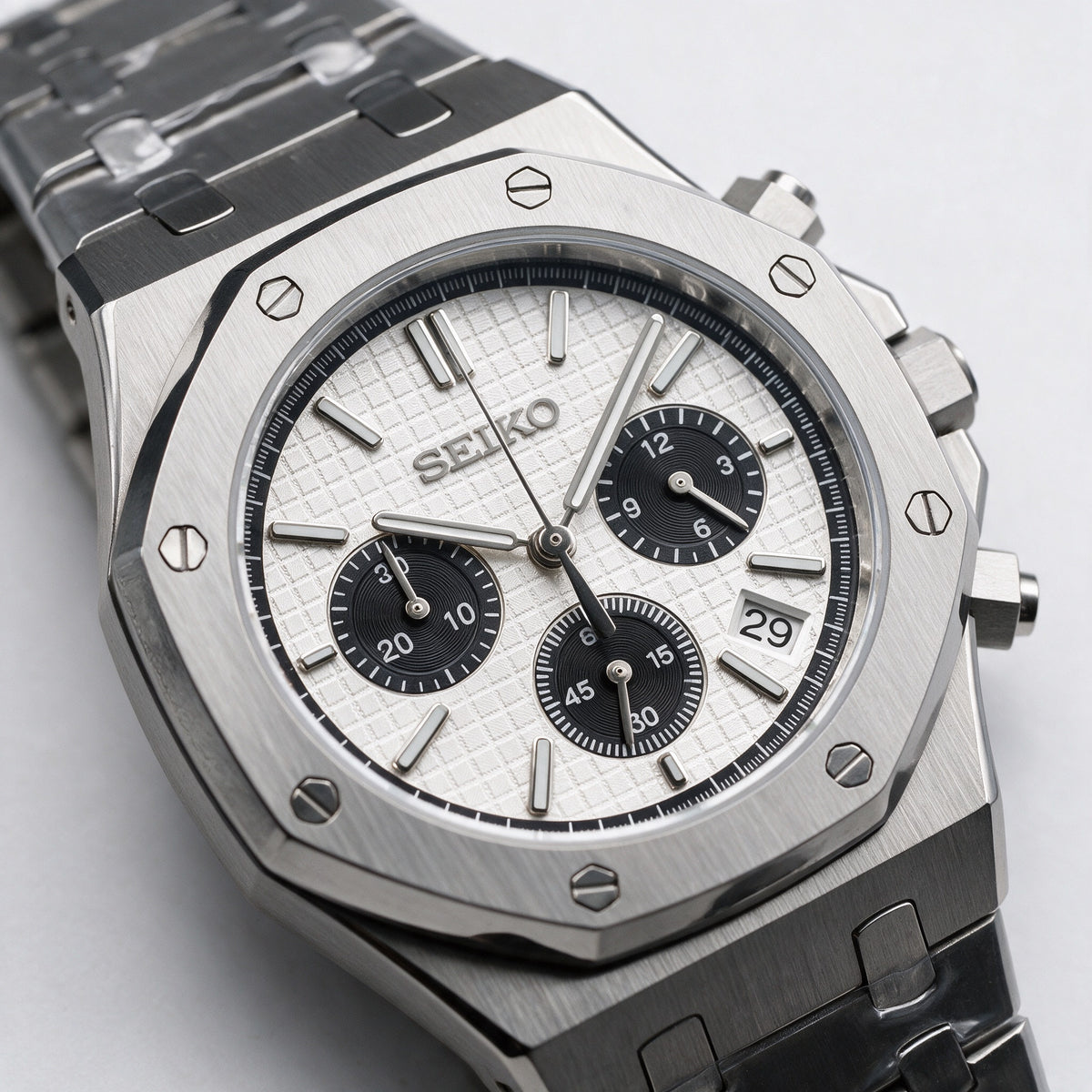 Oak Mod – Steel · White Panda Chronograph – 41mm – Chronograph – dial detail