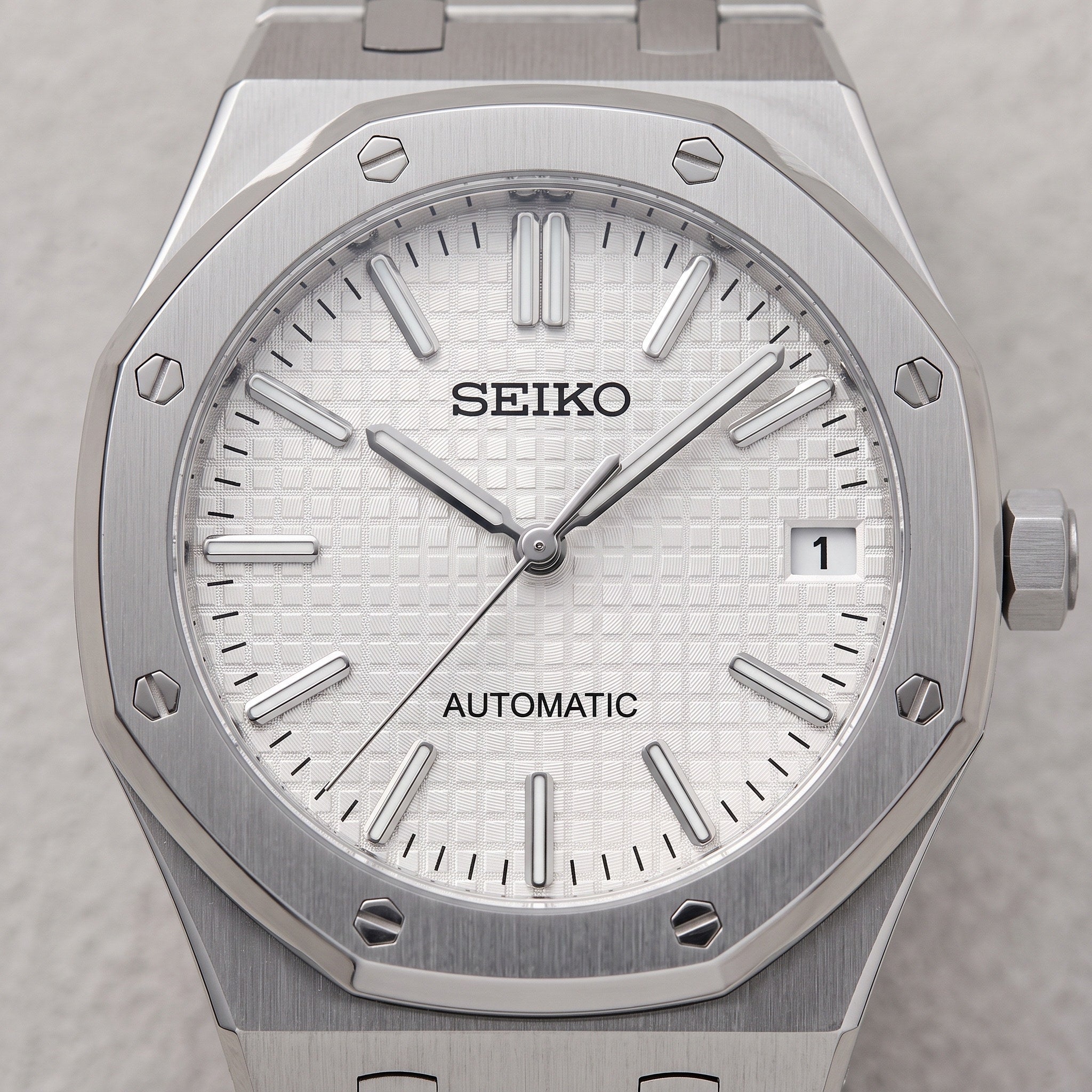 Oak Mod – Steel · White Tapisserie Dial – 41mm – Automatic – dial detail