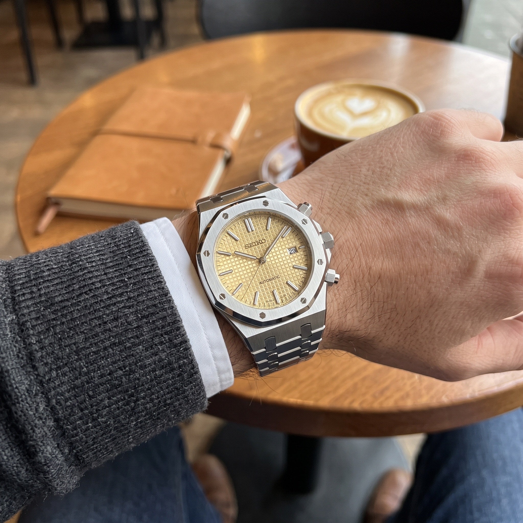 Oak Mod – Steel · Yellow Chronograph – 41mm – Chronograph – on-wrist view