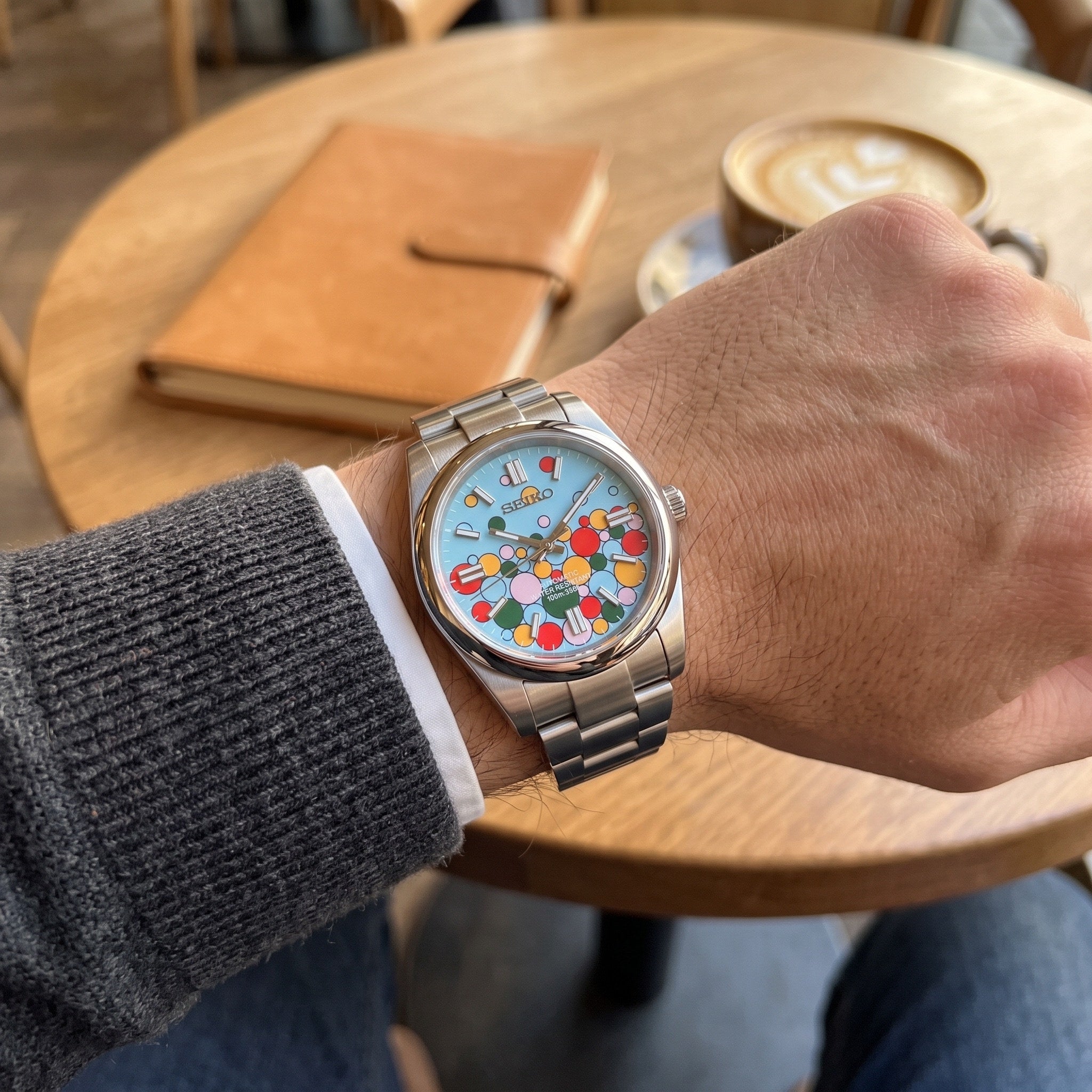 Oyst Mod – Celebration Dial – 39mm – Automatic – on-wrist view