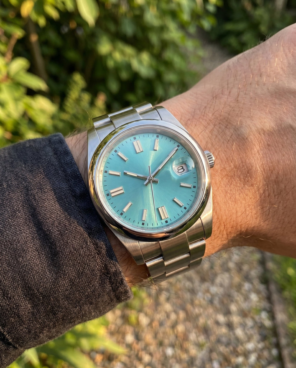 Oyst Mod – Turquoise Dial – 39mm – Automatic - on-wrist lifestyle