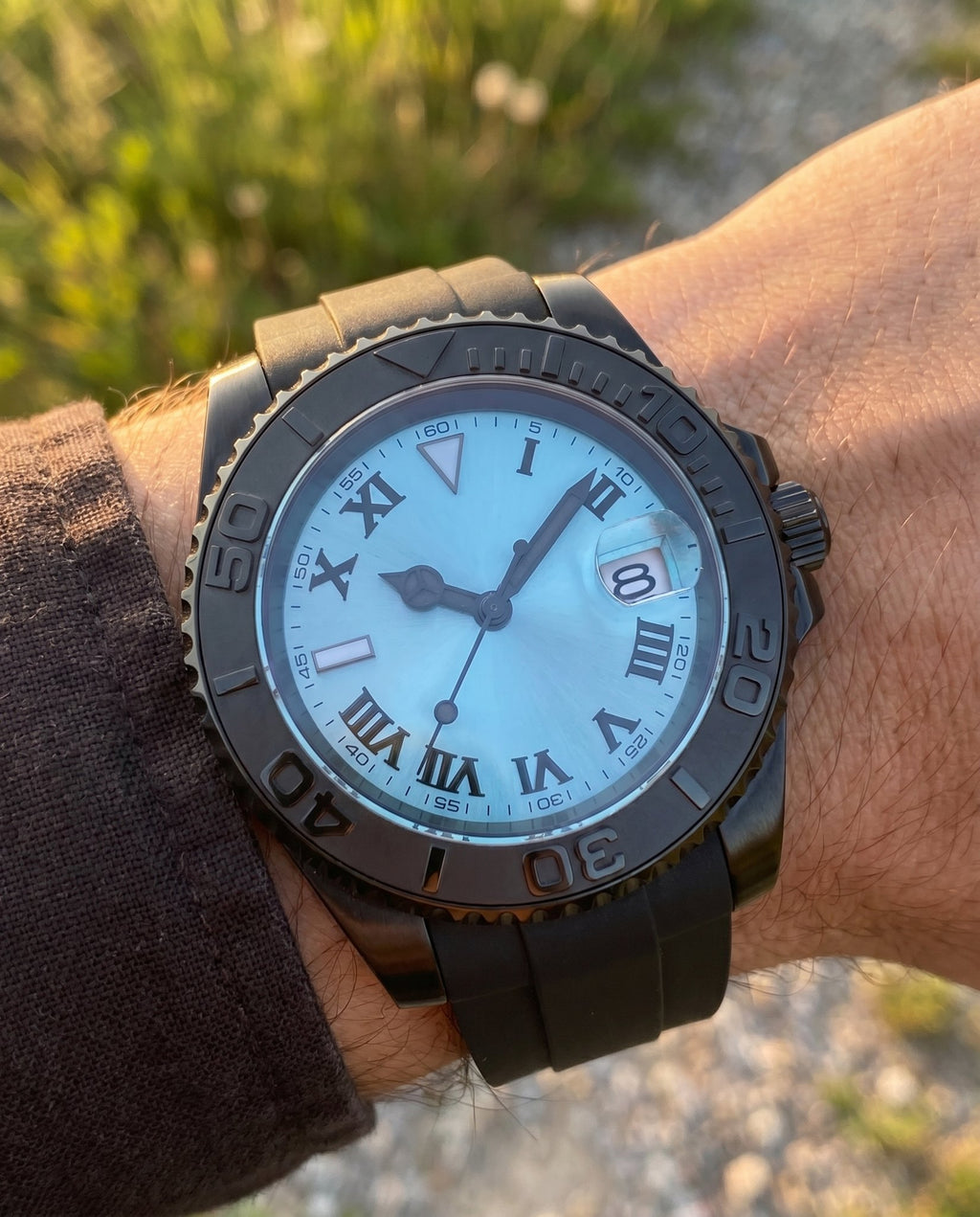Sub Mod – Black Ice Blue Dial – 40mm – Automatic - on-wrist lifestyle