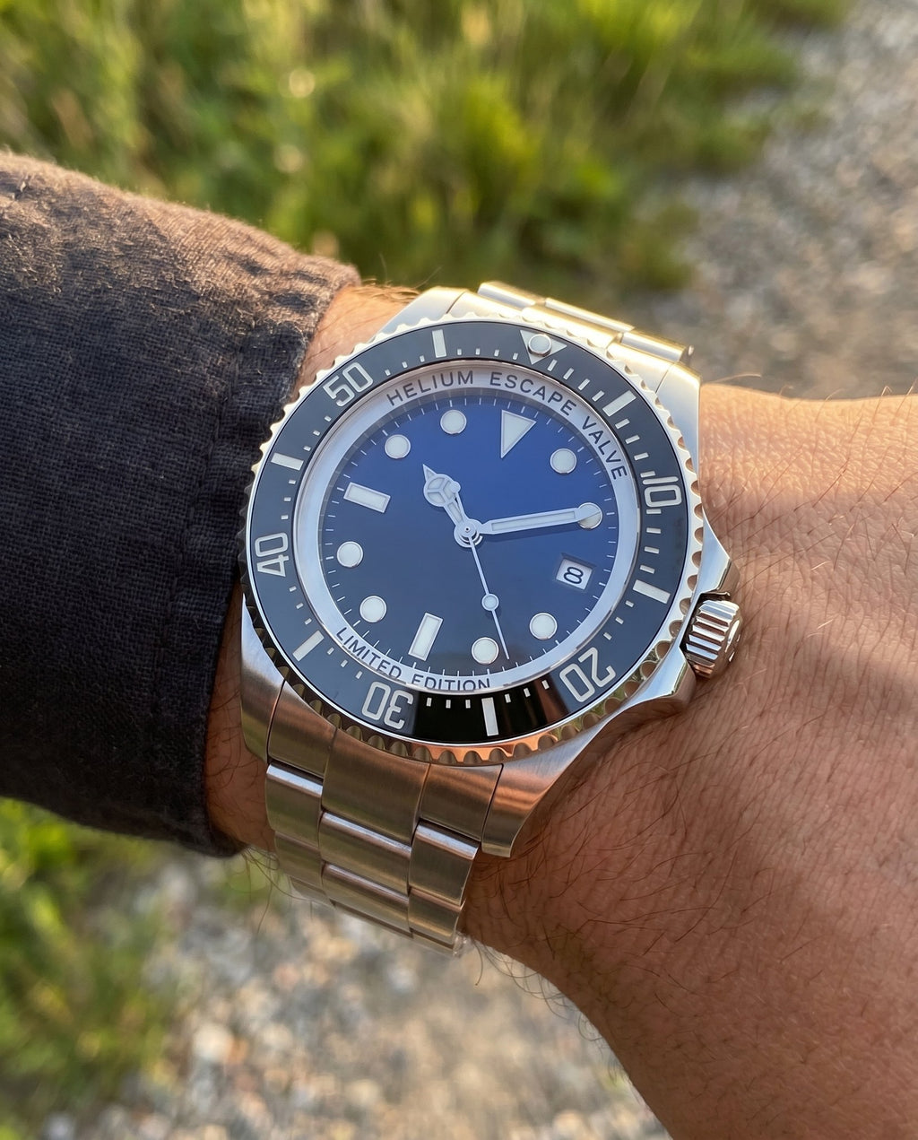 Sub Mod – Blue Dial – 40mm – Automatic - on-wrist lifestyle