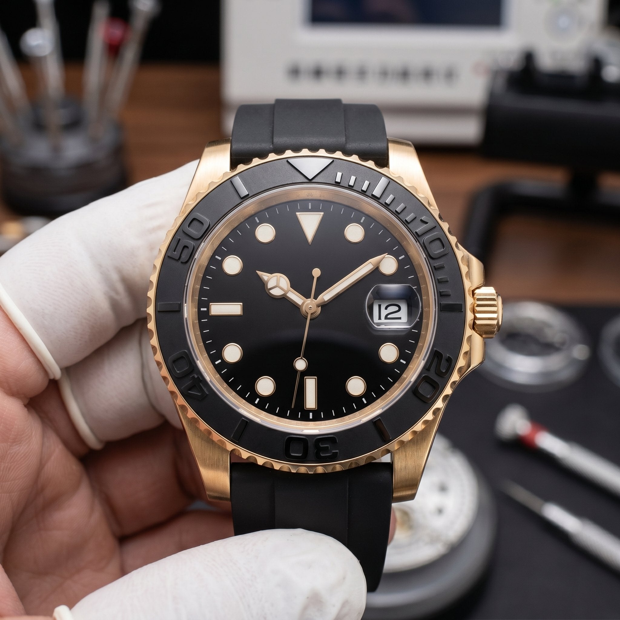 Sub Mod – Gold Black Dial – 40mm – Automatic - close-up detail