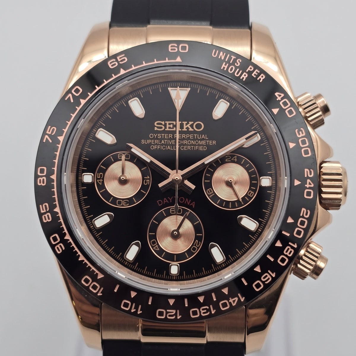 Tona Mod – Rose Gold · Black Dial · Rubber – 40mm – Chronograph – dial detail