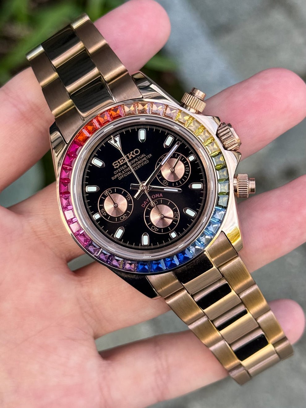 Tona Mod – Rose Gold · Rainbow Bezel · Black Gold Dial – 40mm – Chronograph — with Seiko logo