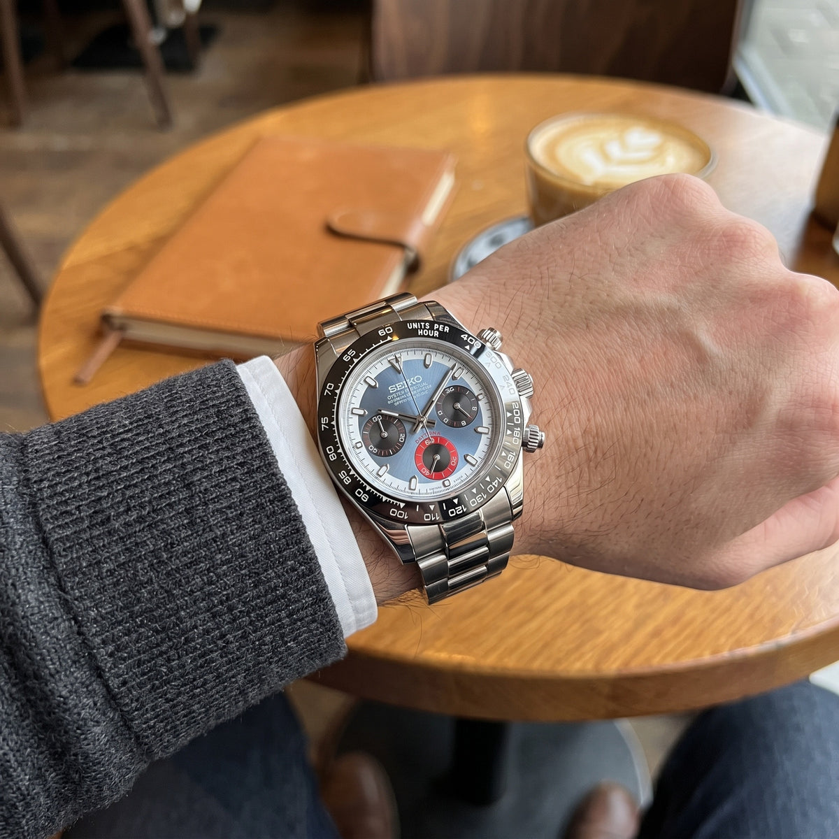 Tona Mod – Steel · Blue Dial Red Accents – 40mm – Chronograph – on-wrist view