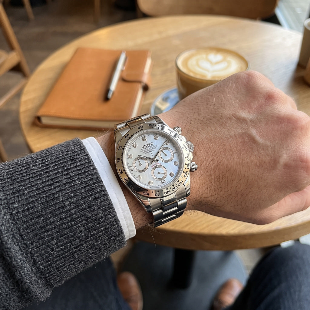 Tona Mod – Steel · Grey Marble Dial – 40mm – Chronograph – on-wrist view
