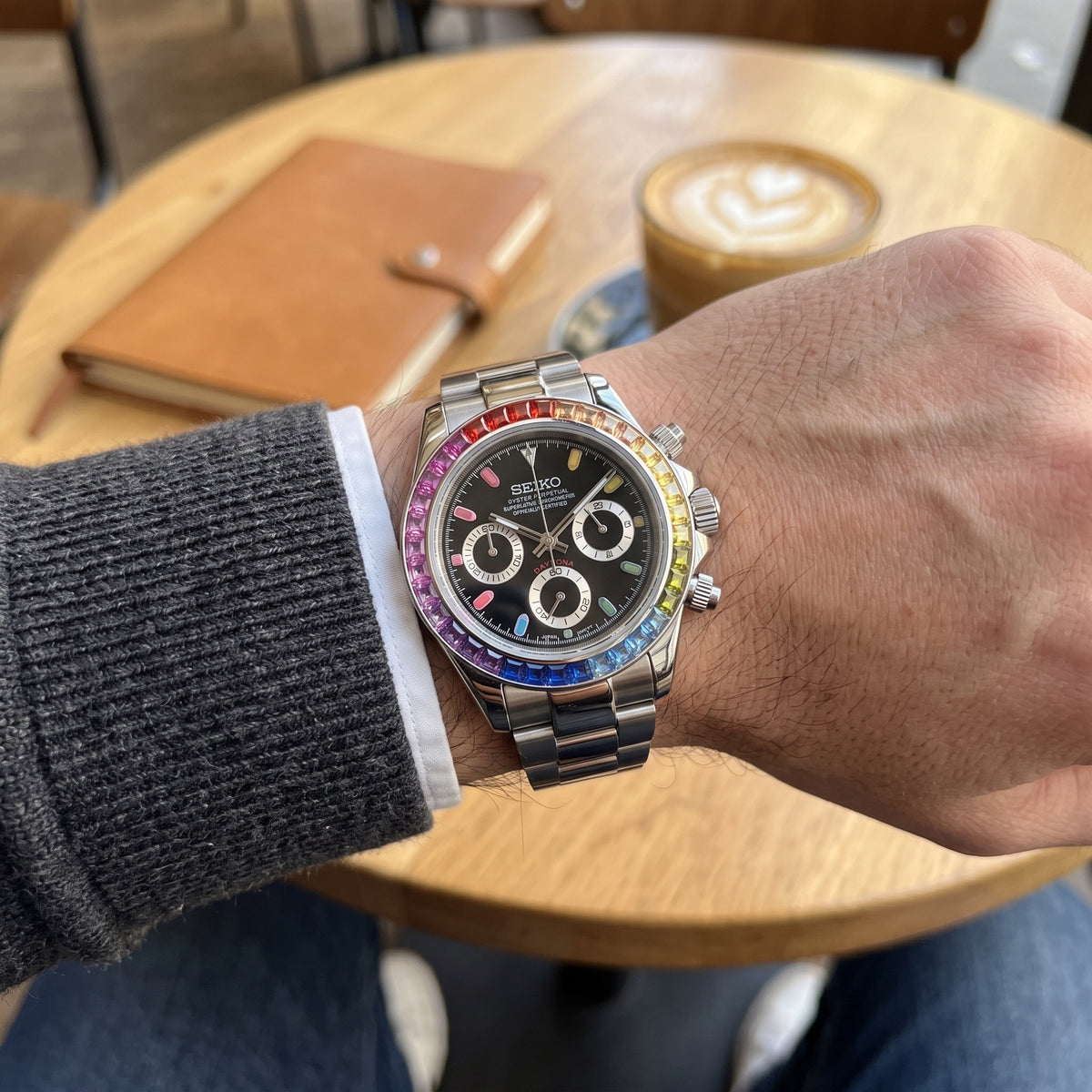 Tona Mod – Steel · Rainbow Bezel · Black Dial – 40mm – Chronograph – on-wrist view
