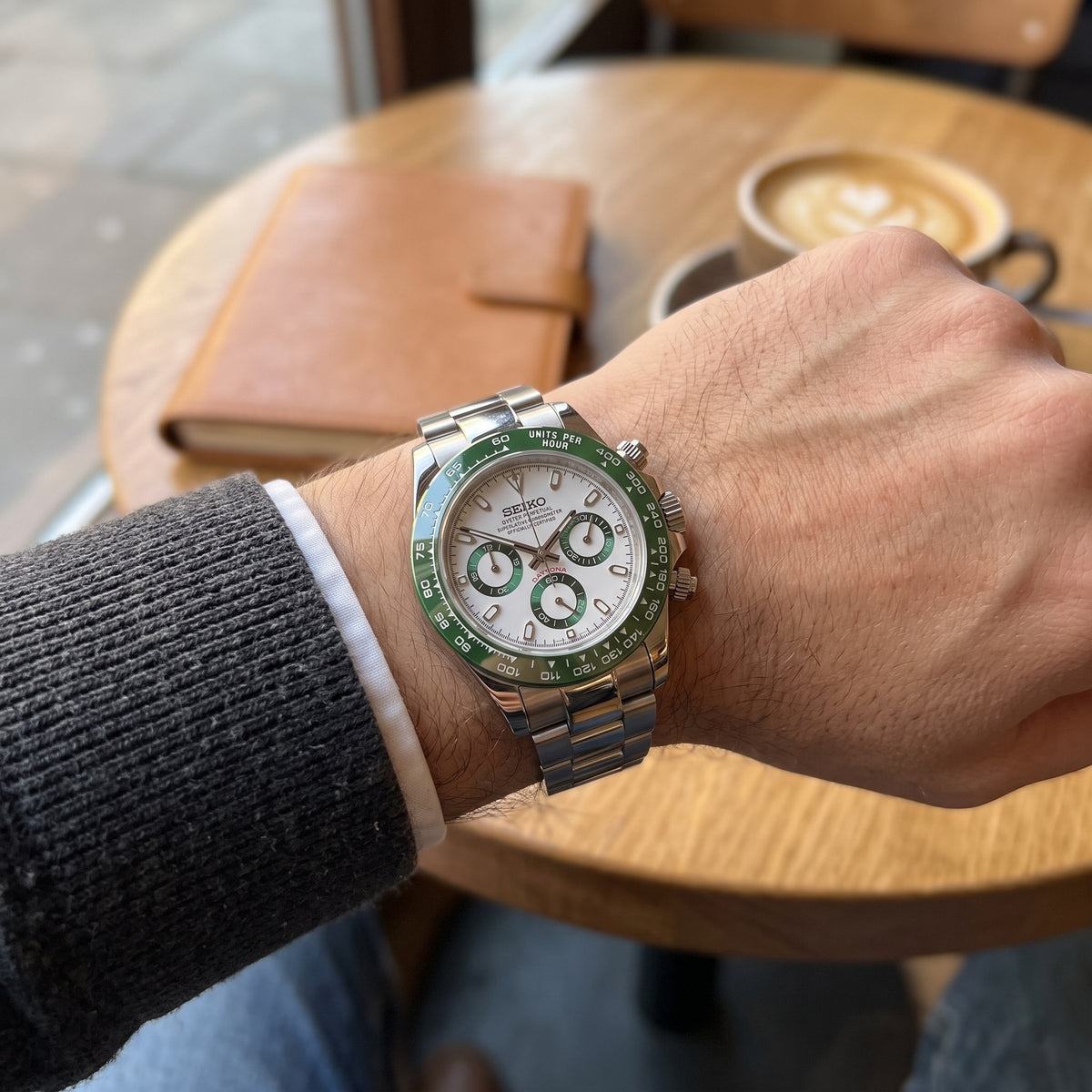 Tona Mod – Steel · White Green-Bezel Dial – 40mm – Chronograph – on-wrist view