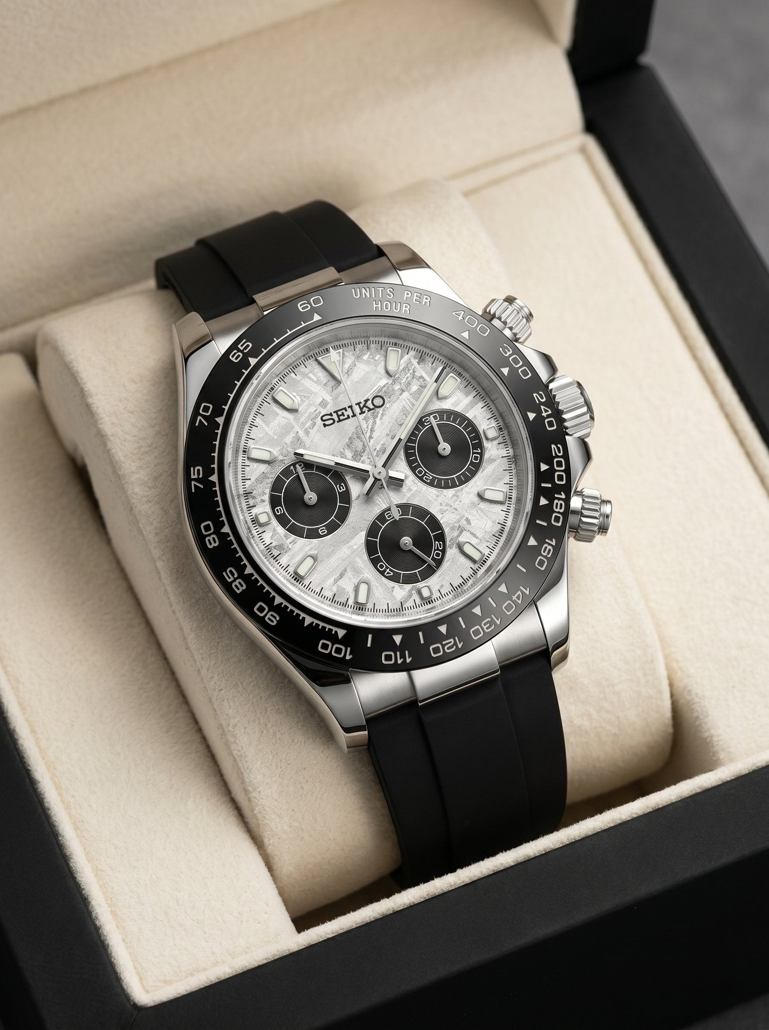 Tona Mod – Steel · White MOP Dial · Rubber – 40mm – Chronograph - in presentation box