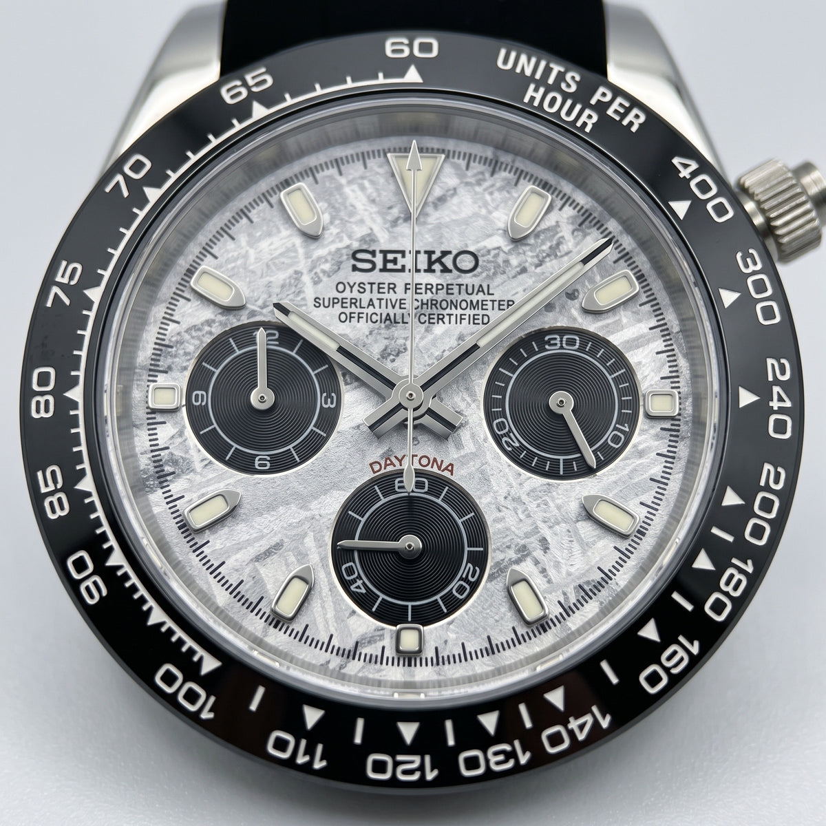 Tona Mod – Steel · White MOP Dial · Rubber – 40mm – Chronograph – dial detail